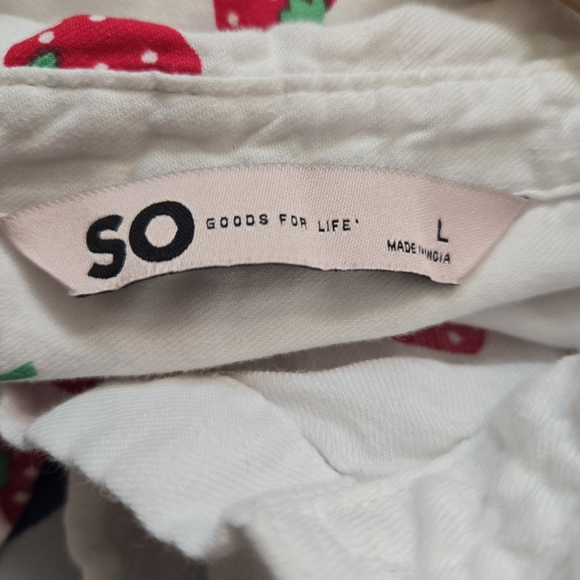 So white and red strawberry blouse size L - Picture 4 of 4